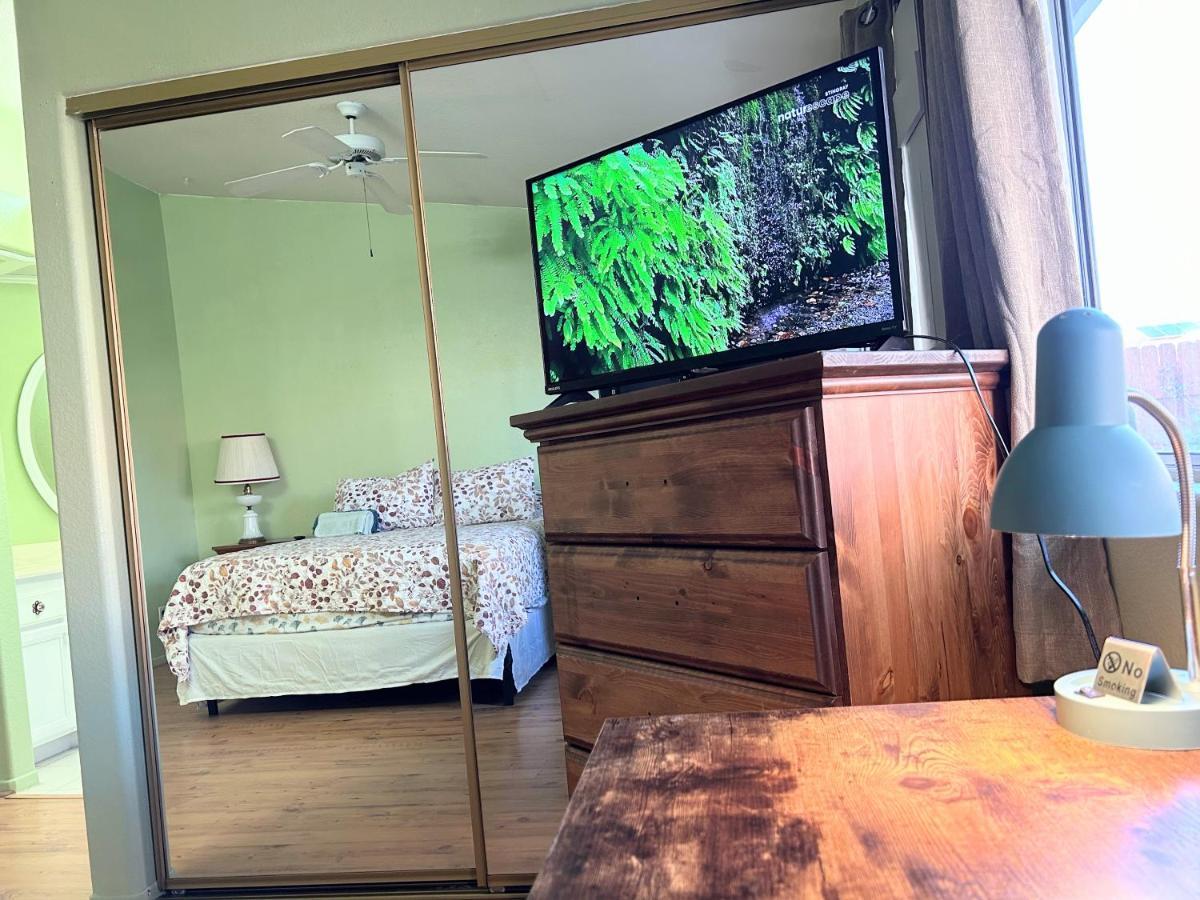 Vineyard Vista Suite With Tv And Private Bathroom Hemet Eksteriør billede