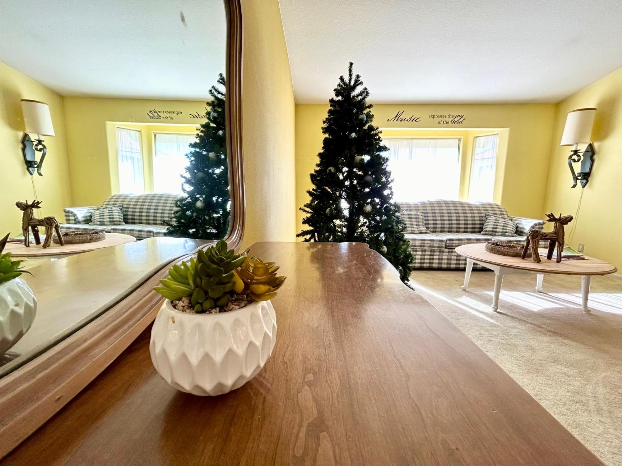 Vineyard Vista Suite With Tv And Private Bathroom Hemet Eksteriør billede